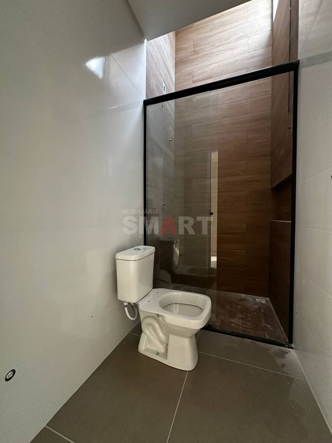 Geminado Duplex com 1 Suíte + 2 Quartos e Espaço de Fundos com Churrasqueira
