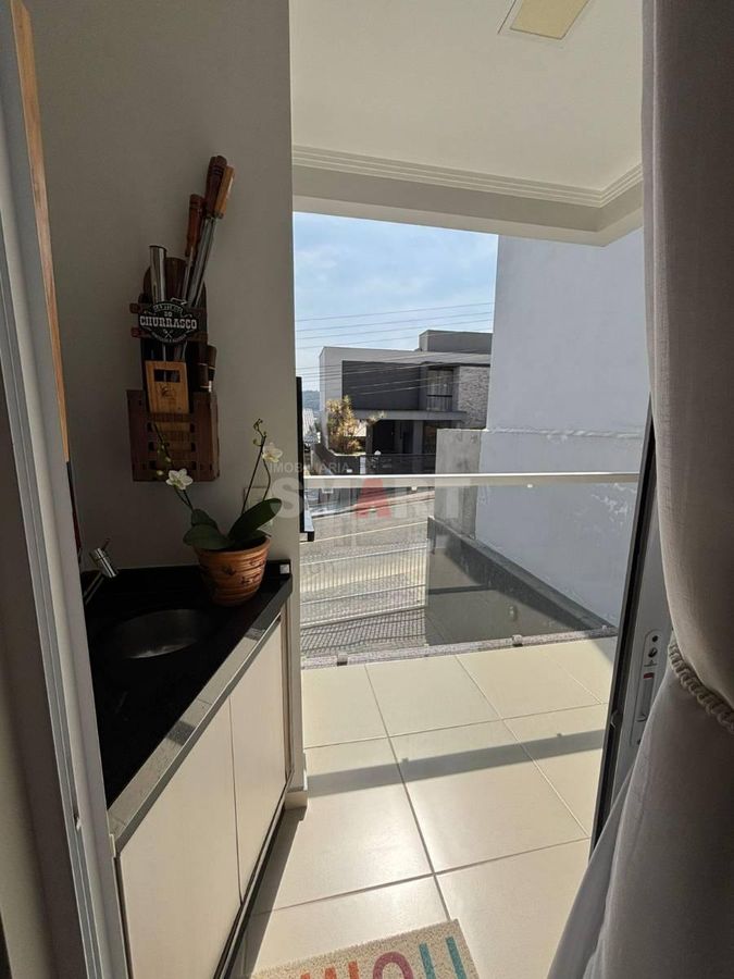 Apartamento com 2 Quartos e Ampla Área Externa no Bairro Amizade