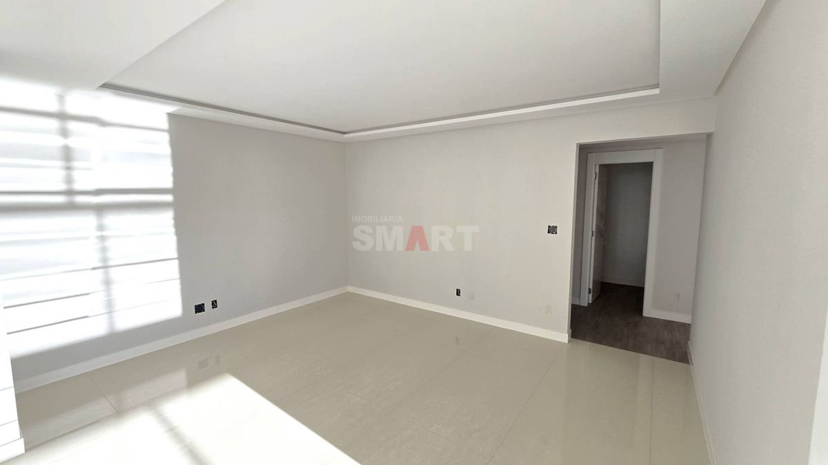 Apartamento com 3 Suítes à Venda no Jaraguá Esquerdo