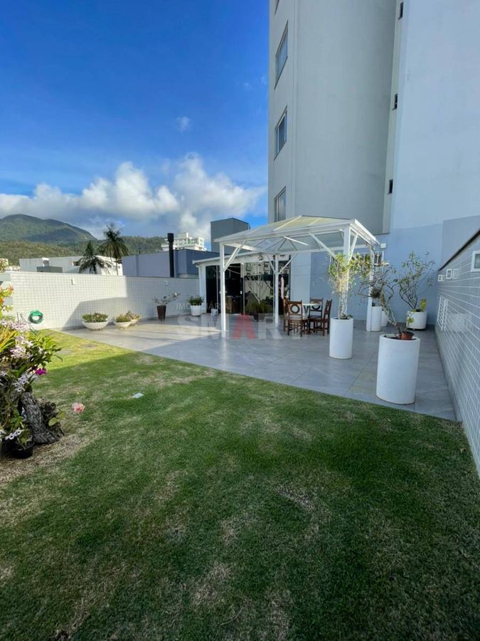 Apartamento com Terraço no Centro