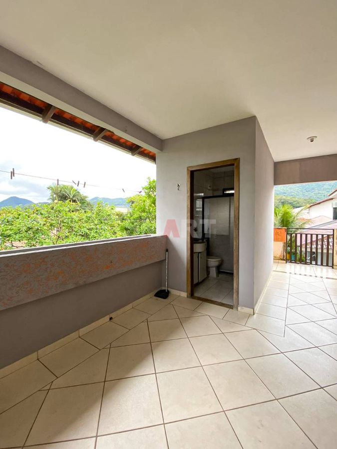 Casa Sobrado com 6 quartos no bairro Amizade