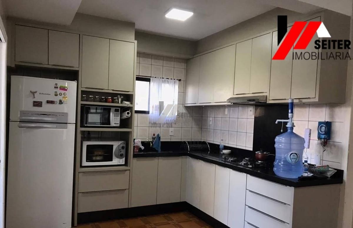 Casa a venda de 4 dormitórios no Centro de Florianópolis