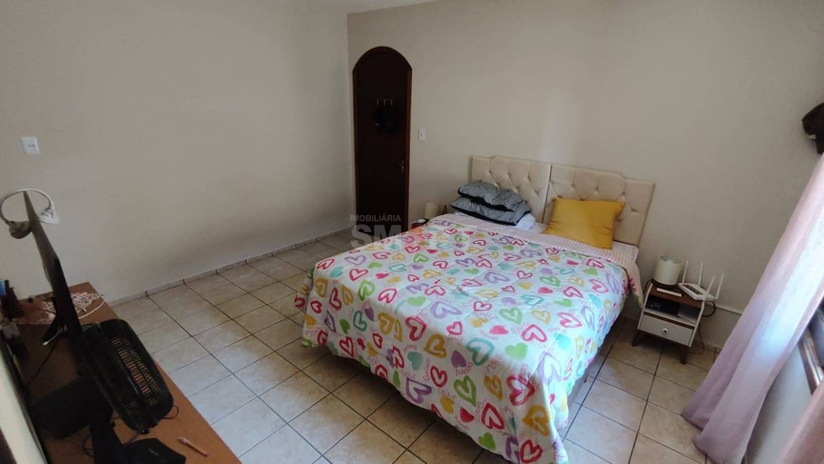 Casa com 2 Suítes e 1 Quarto no Bairro Baependi