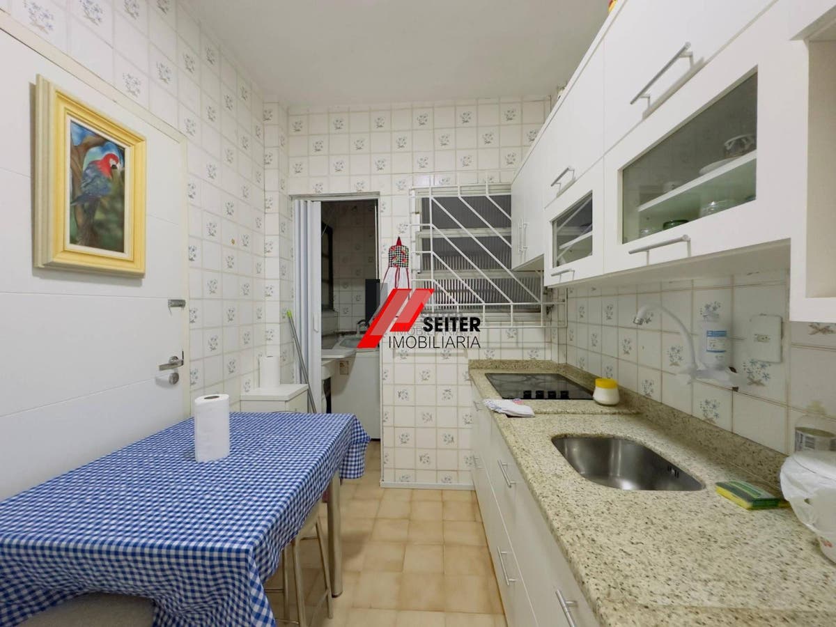 Apartamento de 2 dormitorios a venda Centro Florianopolis