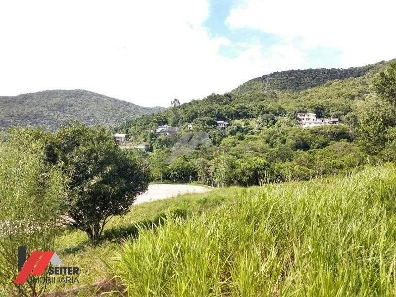 Terreno a venda no bairro Itacorubi com localização previlegiada