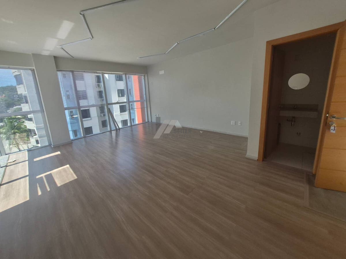 Sala comercial a venda no bairro Itacorubi com 37 m2 de área