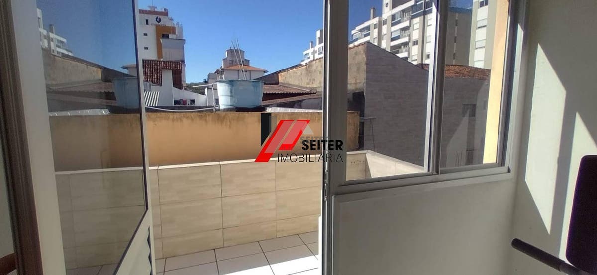 Casa á venda na trindade Florianópolis