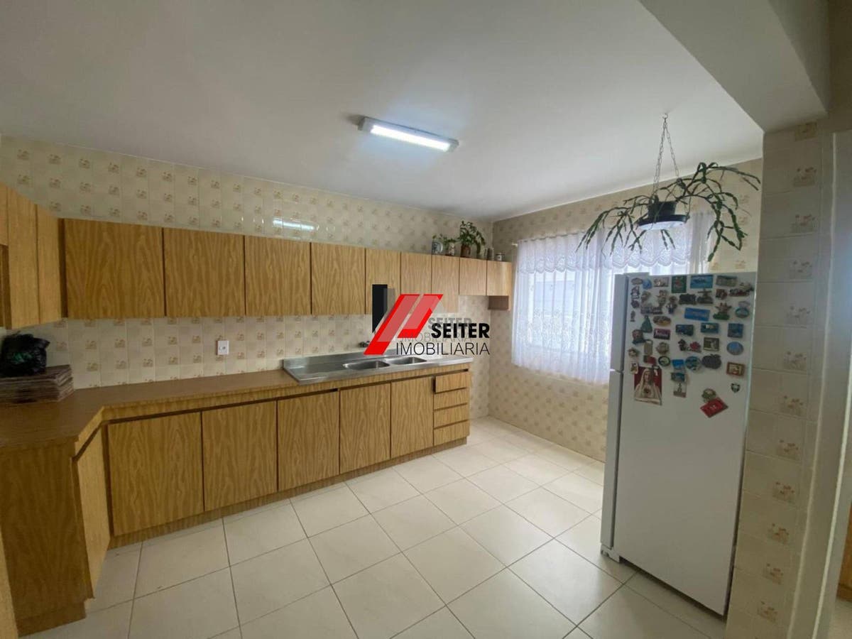 Apartamento com 3 dormitórios à venda no centro de Florianópolis