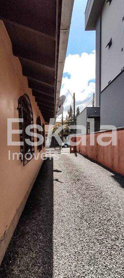 Casa Residencial Com 03 Dormitórios, Localizada no Bairro Vila Lalau, Jaragua do Sul