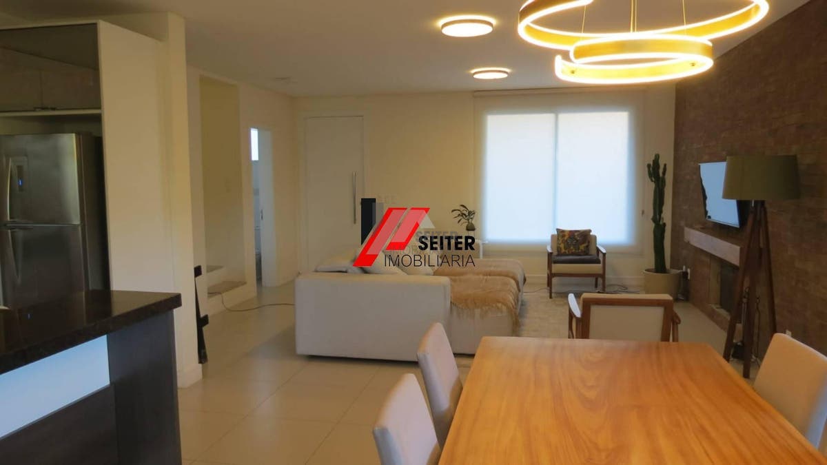 Casa com 3 quartos a venda no bairro Sambaqui em Florianópolis