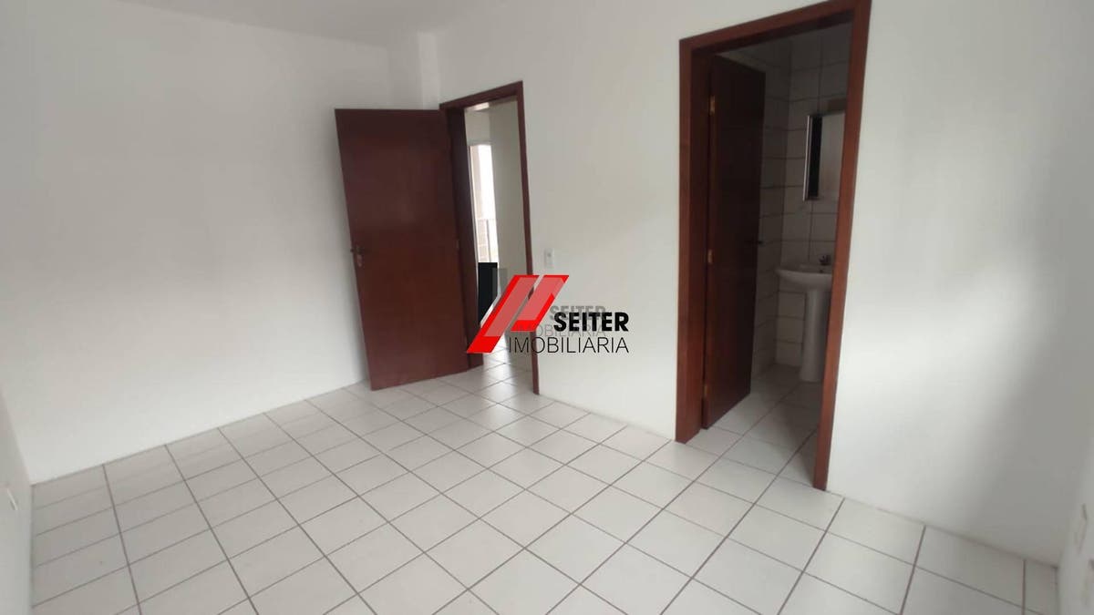 Apartamento 2 suites para aluguel no centro proximo Hercilio Luz