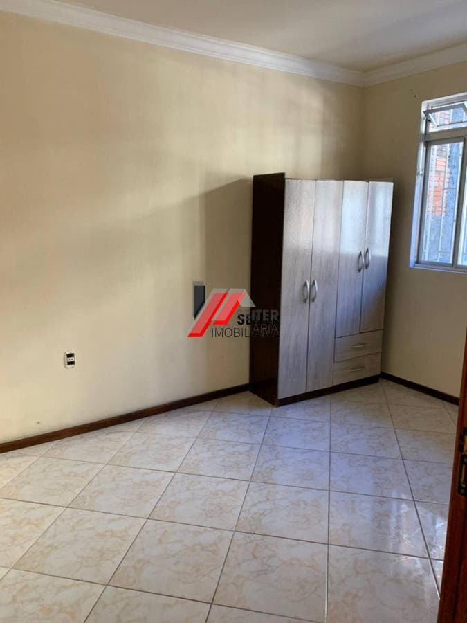 Casa com 3 Quartos Suíte e Edícula à Venda em Terreno de 200m2
