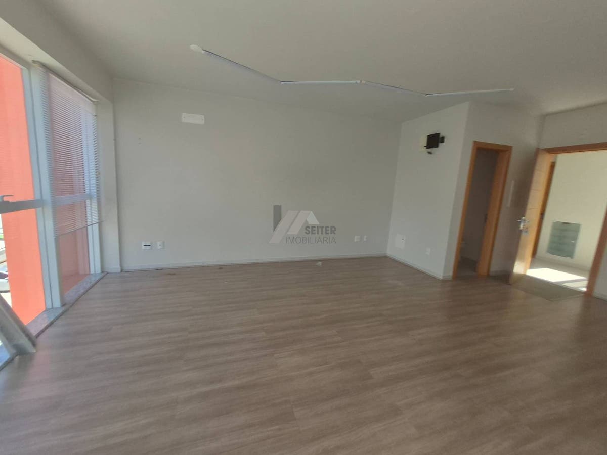 Sala comercial a venda no bairro Itacorubi com 37 m2 de área