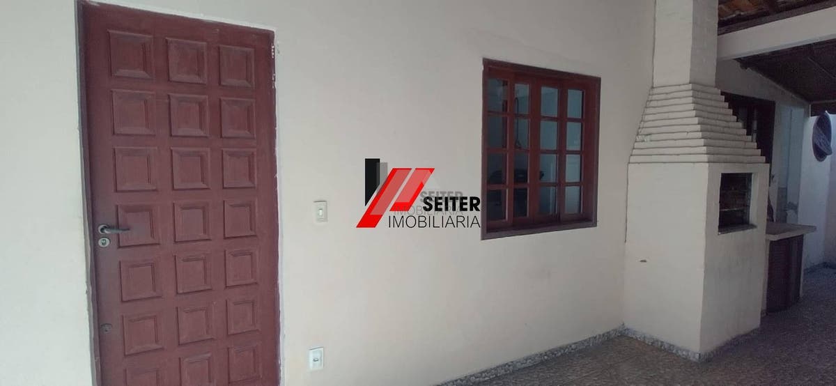 Casa á venda na trindade Florianópolis
