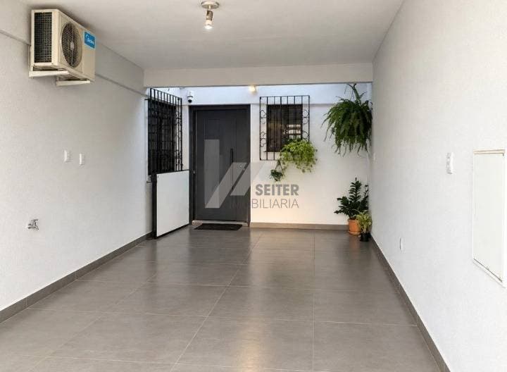 Casa 3 dormitórios a Venda em Florianópolis Itacorubi