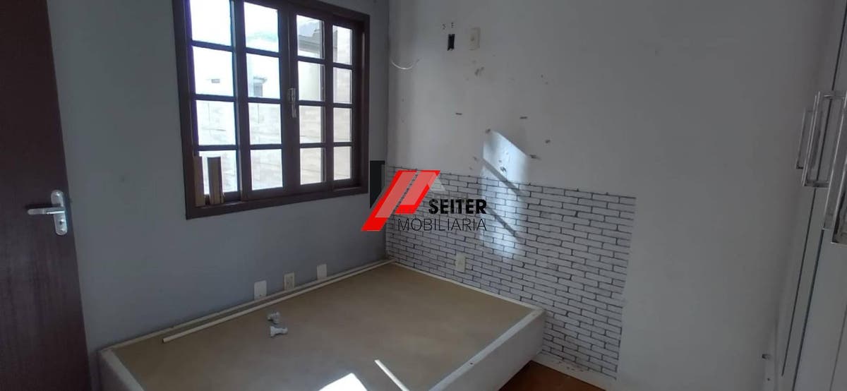 Casa á venda na trindade Florianópolis