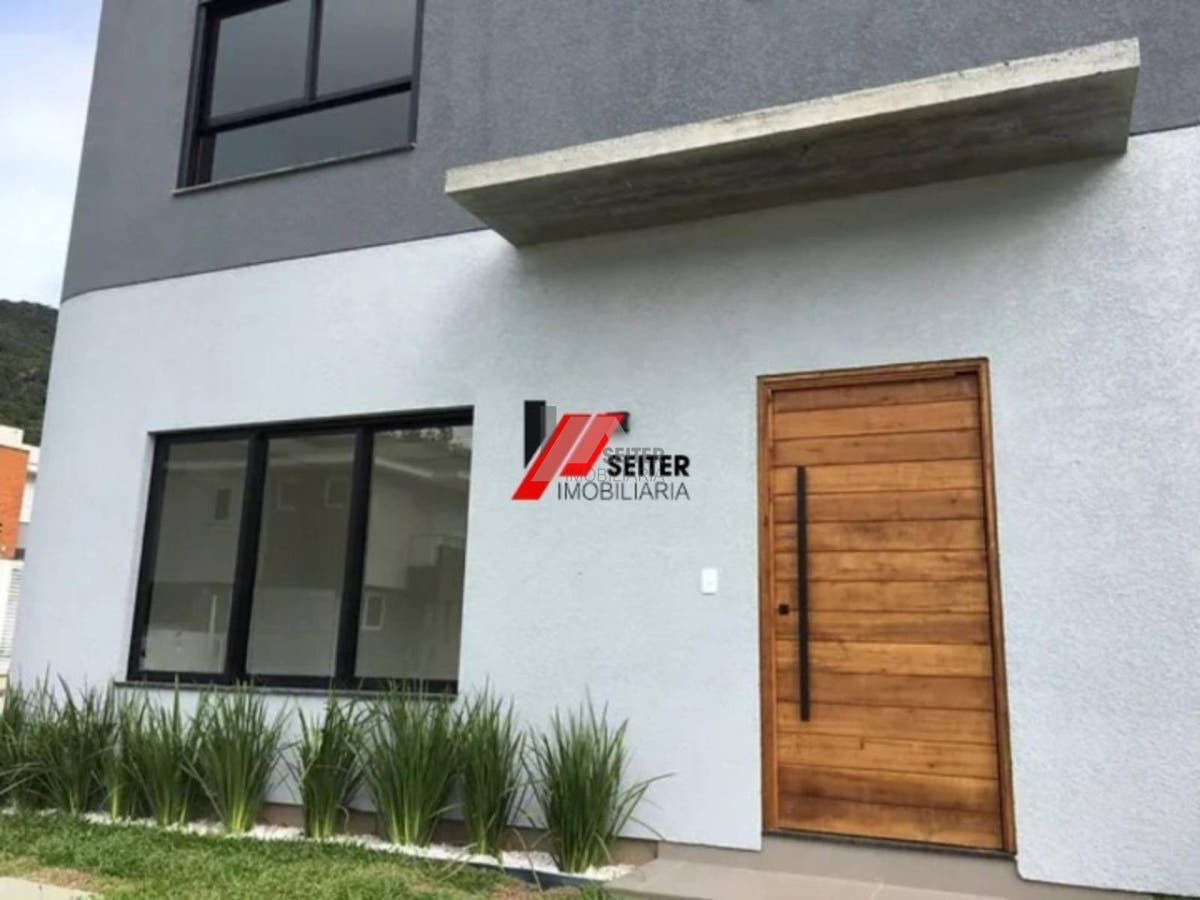 Casa a venda 3 dormitórios, sendo 3 suítes com 2 vagas de garagem em Localização privilegiada de santo Antônio de Lisboa