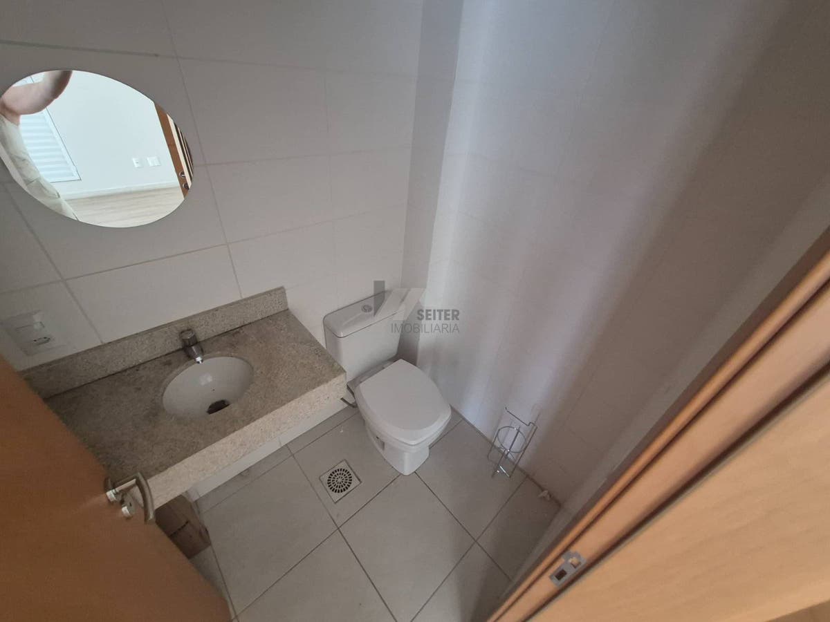 Sala comercial a venda no bairro Itacorubi com 37 m2 de área