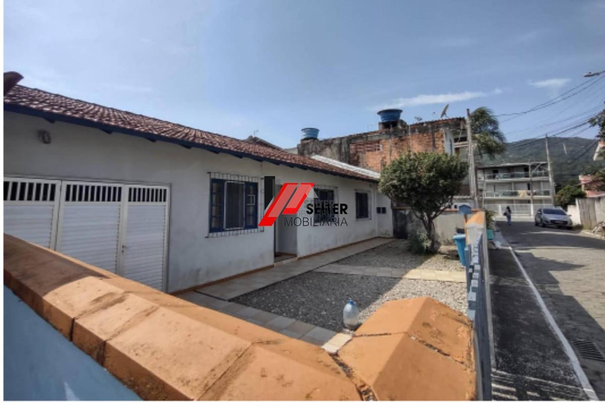 Casa à venda na Barra da Lagoa em Florianópolis.