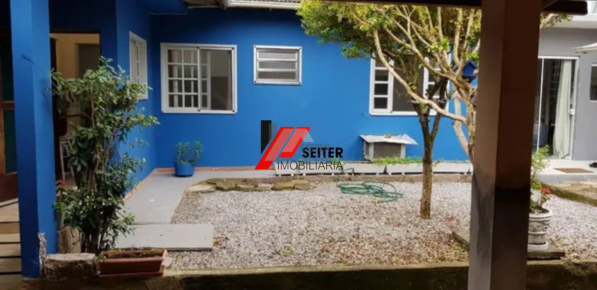 Casa à venda na Barra da Lagoa em Florianópolis.