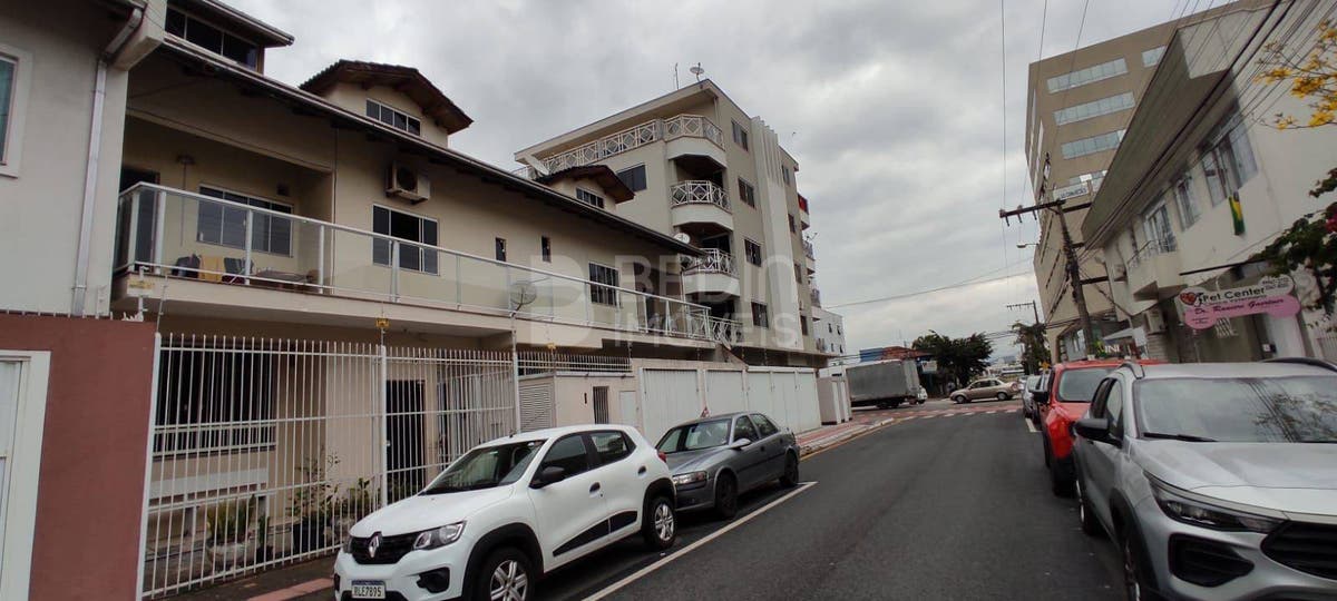 Casa de 8 quartos, 410m² no bairro Centro, em Balneário Camboriú | Eu Corretor