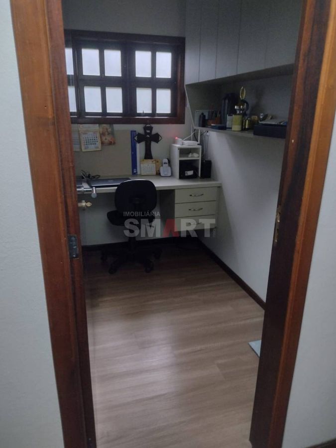 Casa com 3 Quartos Sendo 1 Suite no Bairro Estrada Nova