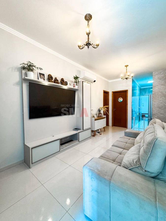 Casa Geminada Semimobiliada com 1 Suíte e 1 Quarto à Venda