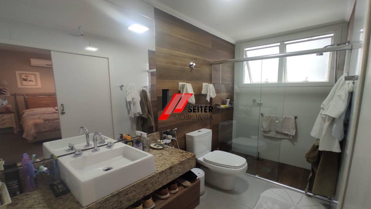 Apartamento a Venda 3 dormitórios Beira mar Florianópolis