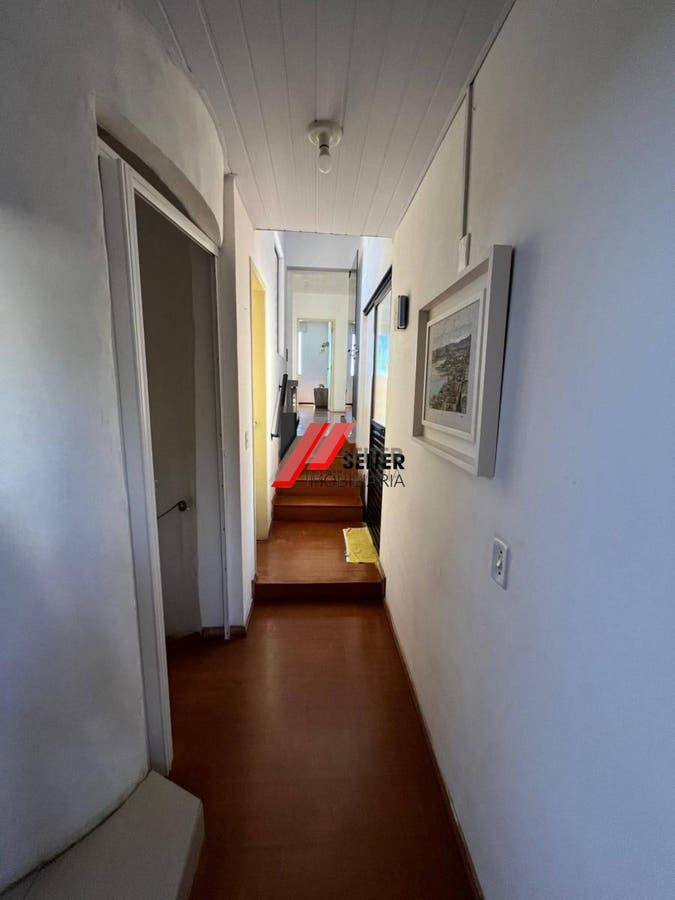 Casa a venda centro de Florianpolis, com 3 dormitorios sendo 1 suíte, vaga de garagem para ate 4 carros