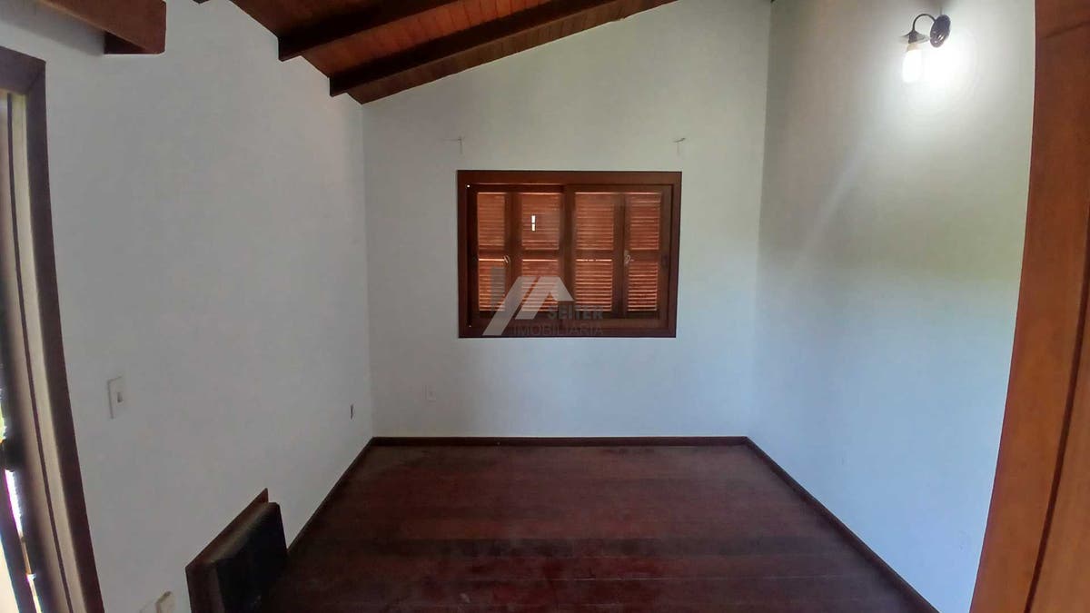 Casa a venda de 4 suites terreno grande Santo Antonio de Lisboa Florianopolis