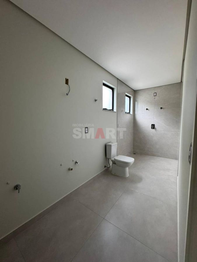 Casa com 03 Suítes à Venda no bairro Amizade