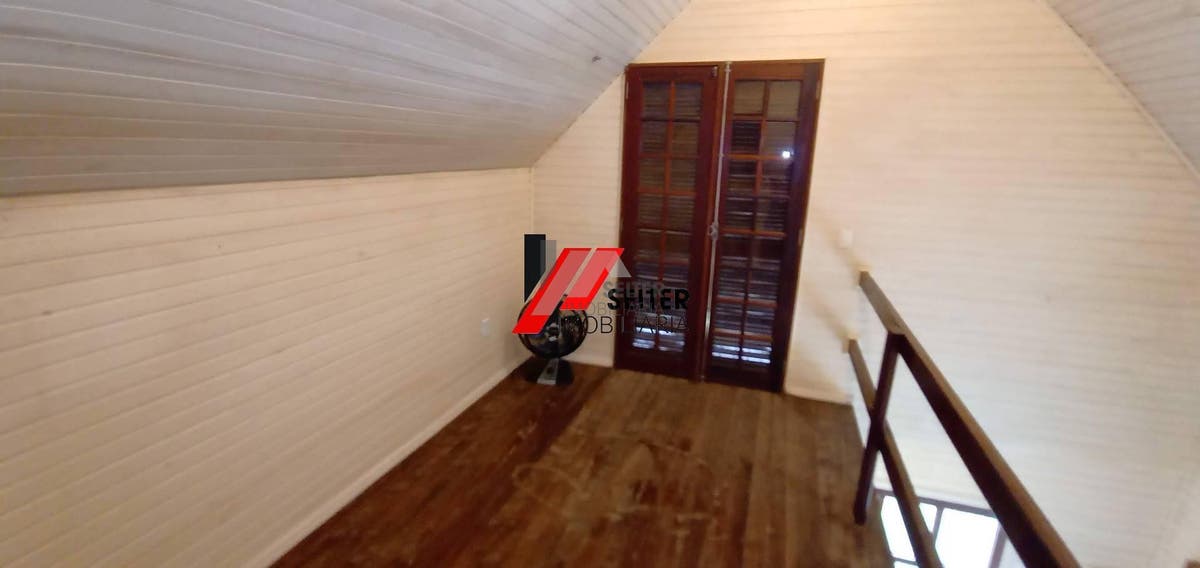 Casa à venda na praia do Santinho com terreno grande à500 metros do mar