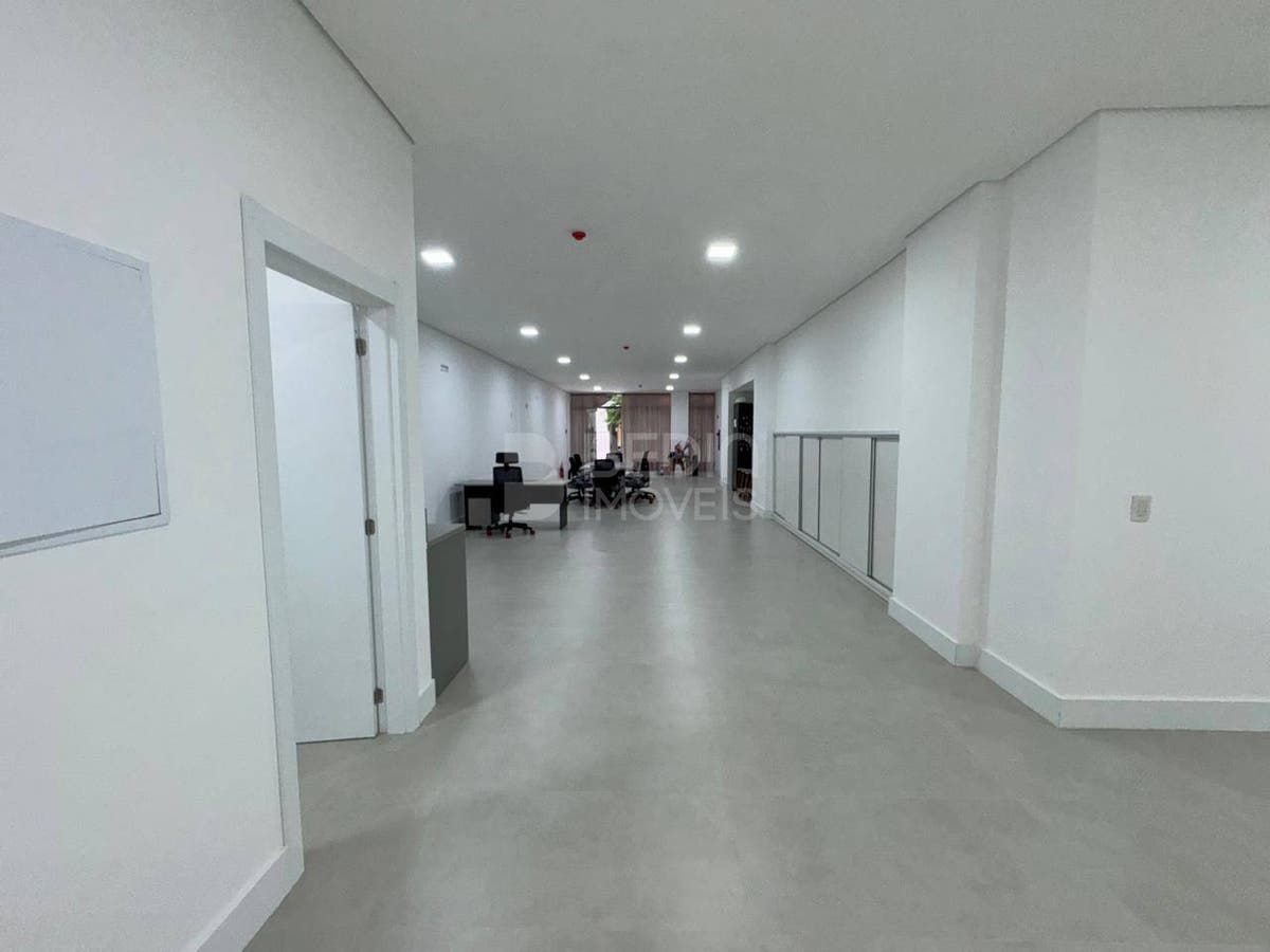 Sala Comercial de 145m² no bairro Centro, em Balneário Camboriú | Eu Corretor