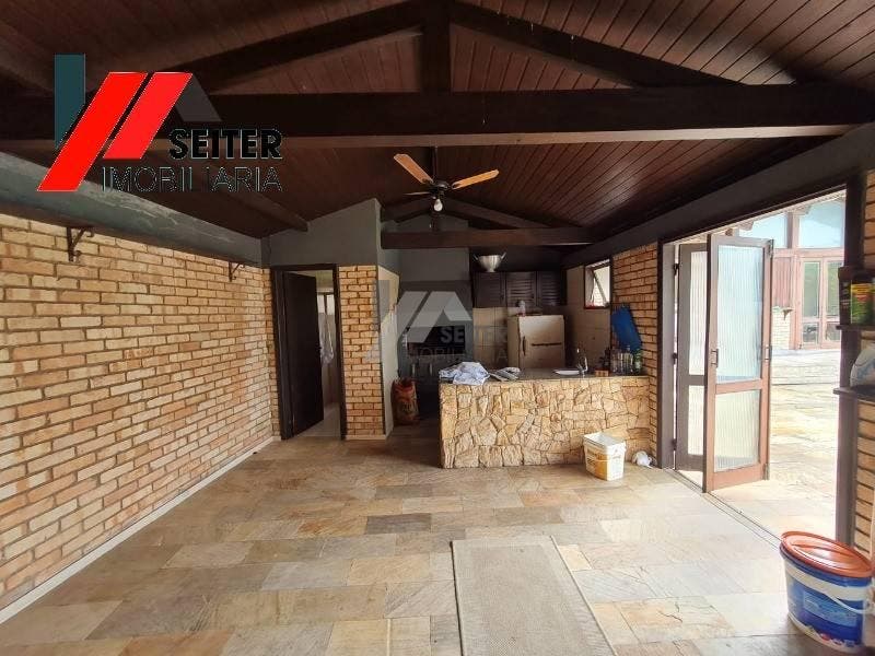 Casa para locação com 5 dormitórios bairro Coqueiros florianópolis