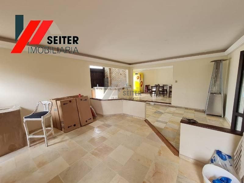 Casa para locação com 5 dormitórios bairro Coqueiros florianópolis