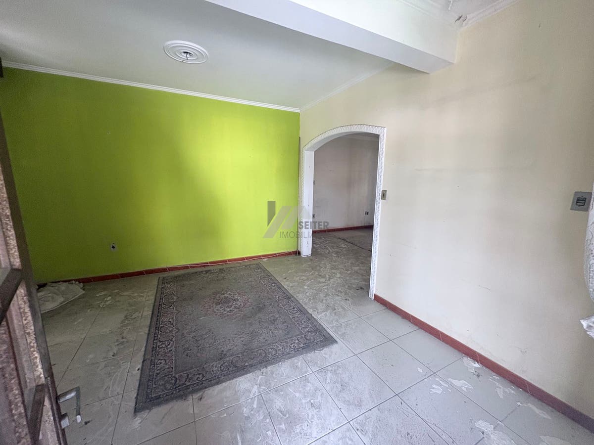 Casa grande a venda no bairro Agronomica