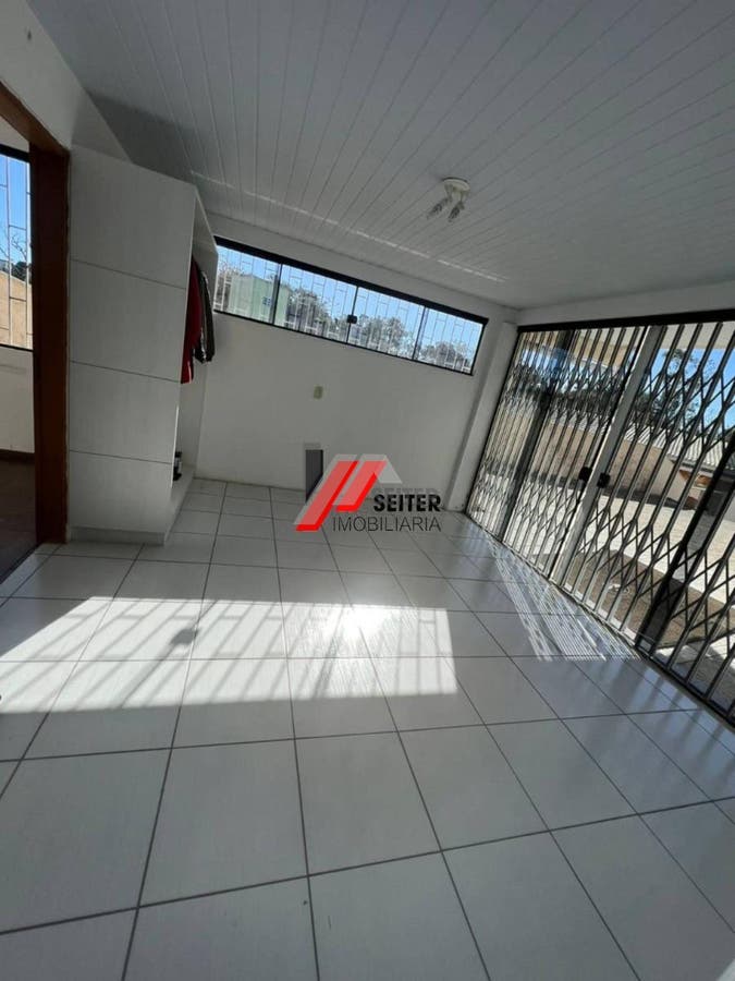 Casa a venda centro de Florianpolis, com 3 dormitorios sendo 1 suíte, vaga de garagem para ate 4 carros