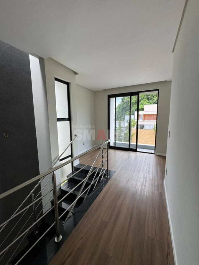 Casa com 03 Suítes à Venda no bairro Amizade