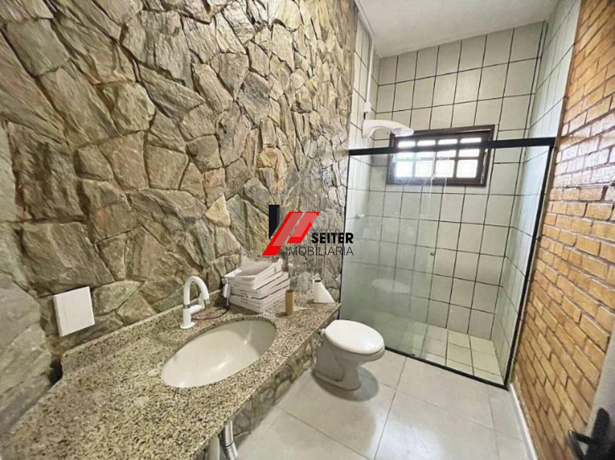 Casa para alugar no Itacorubi com 3 quartos