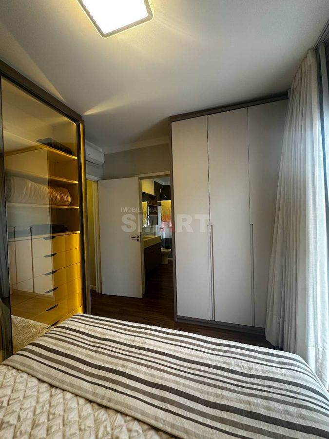 Geminado com 3 quartos e piscina semimobiliado