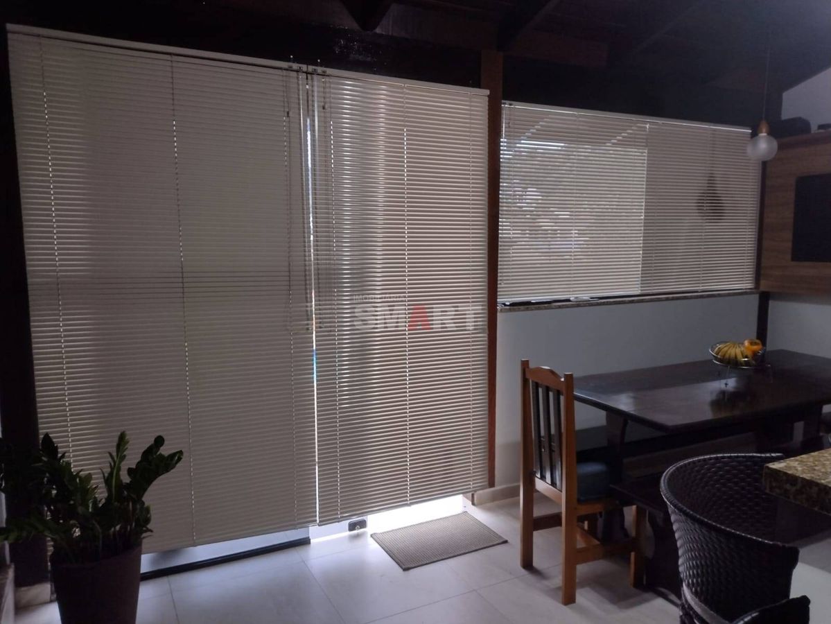 Casa com 3 Quartos Sendo 1 Suite no Bairro Estrada Nova