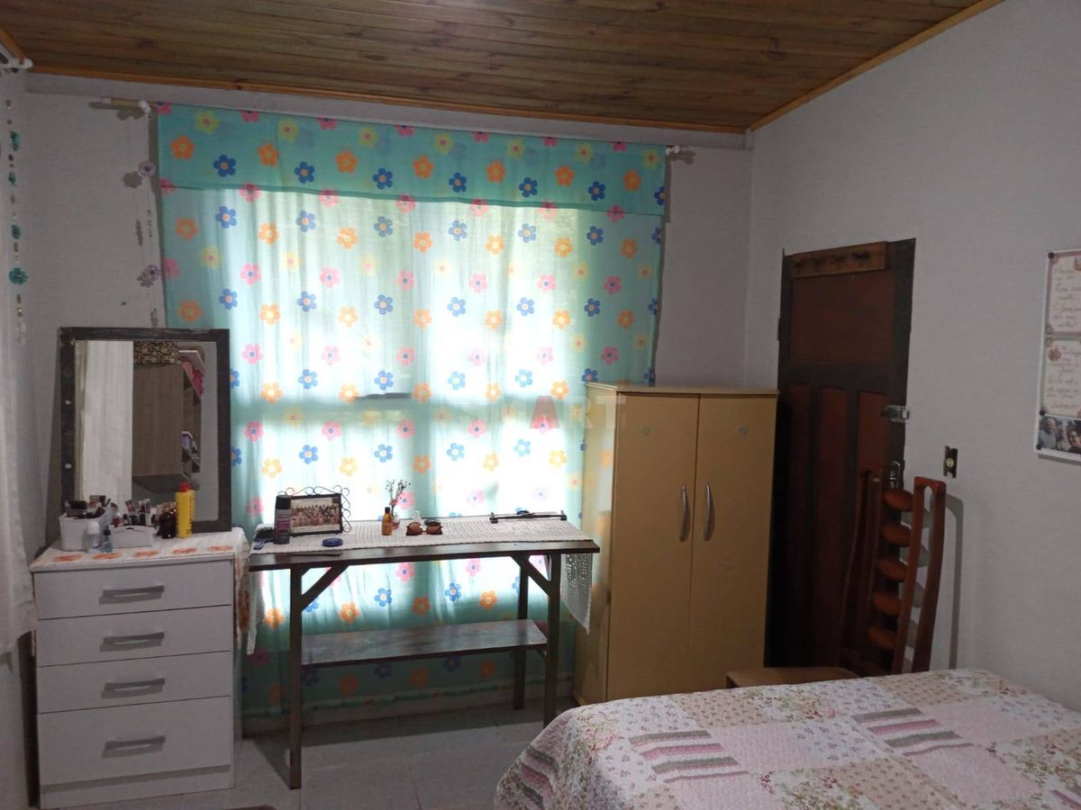 Casa com 3 Quartos com Terreno Amplo para Construção ao Lado