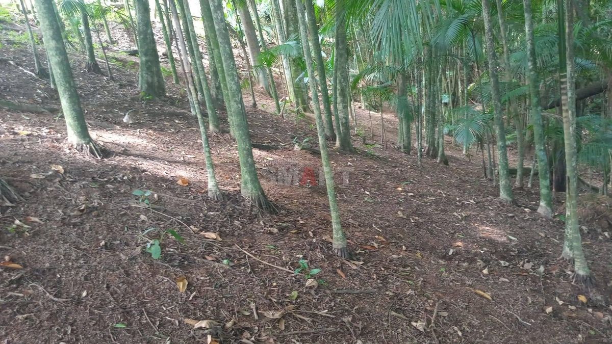 Casa com 3 Quartos com Terreno Amplo para Construção ao Lado