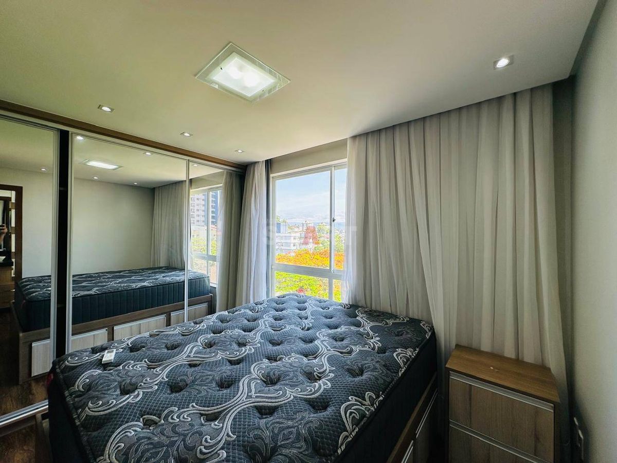 Apartamento 3 quartos (1 suíte) semimobiliado com 2 vagas de garagem e elevador