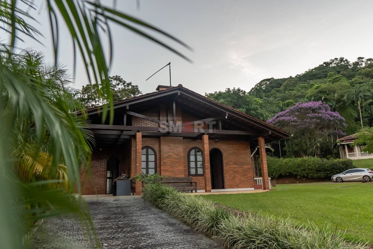 Chácara com 8 Lagoas, 2 Casas e Choupana de Festas em Guaramirim