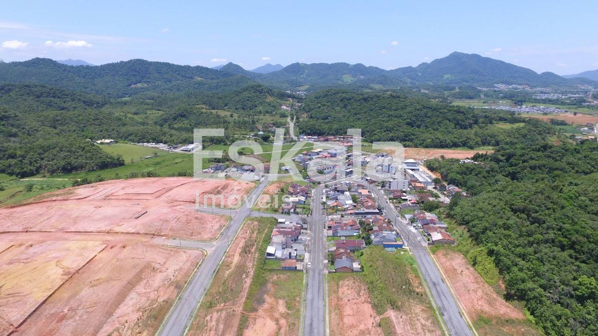 Terreno Com 325m² Localizado no bairro Três Rios do Norte, Jaragua do Sul