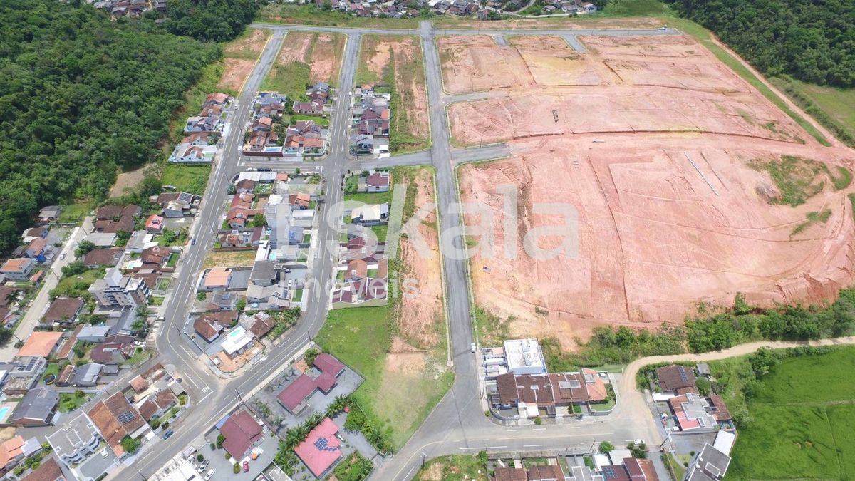 Terreno Com 325m² Localizado no bairro Três Rios do Norte, Jaragua do Sul