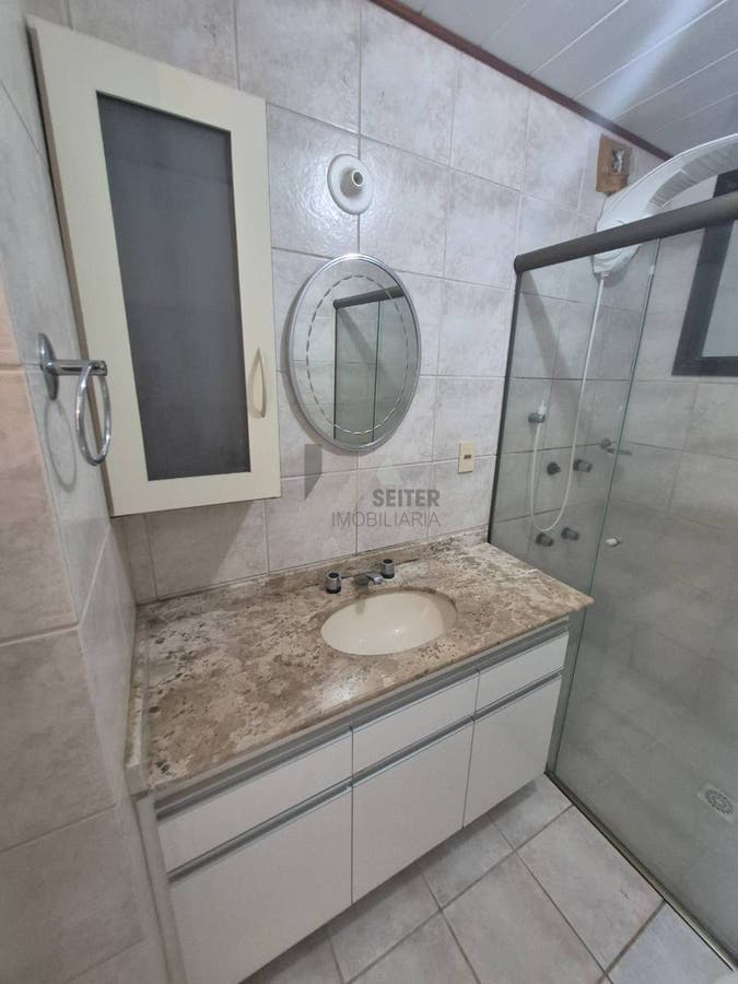 Apartamento de 3 quartos para alugar centro