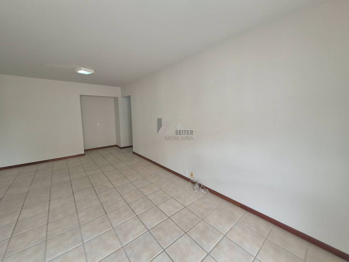 Apartamento de 3 quartos para alugar centro