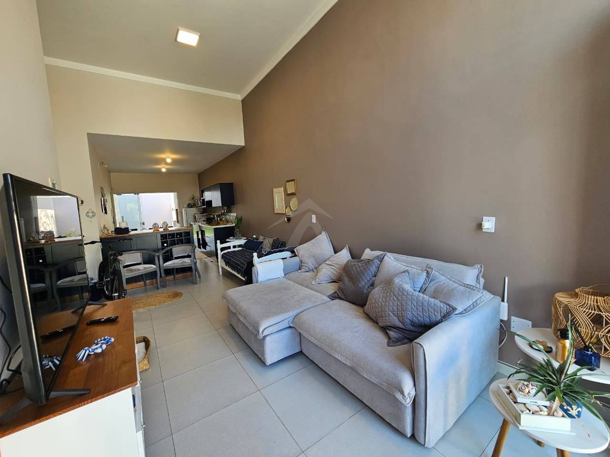 Casa, 3 quartos sendo 1 suíte, barra do sai